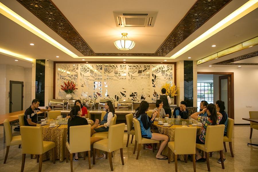 Ha Huy Hotel Hà Tĩnh Buitenkant foto