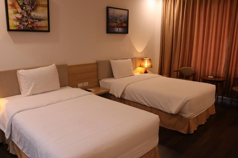 Ha Huy Hotel Hà Tĩnh Buitenkant foto