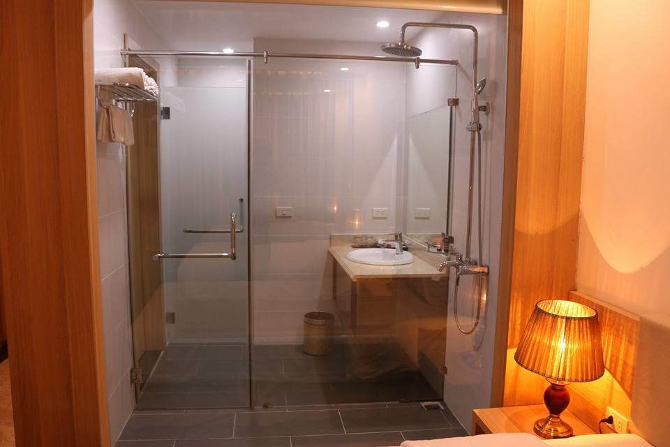 Ha Huy Hotel Hà Tĩnh Buitenkant foto